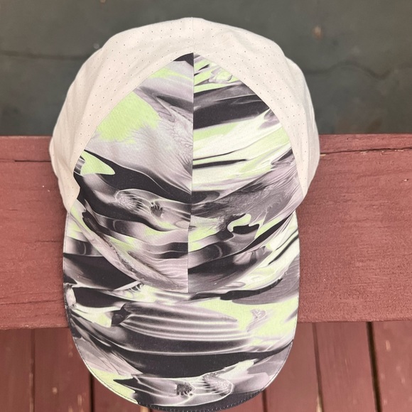 LULULEMON FAST AND FREE HAT - Picture 13 of 14